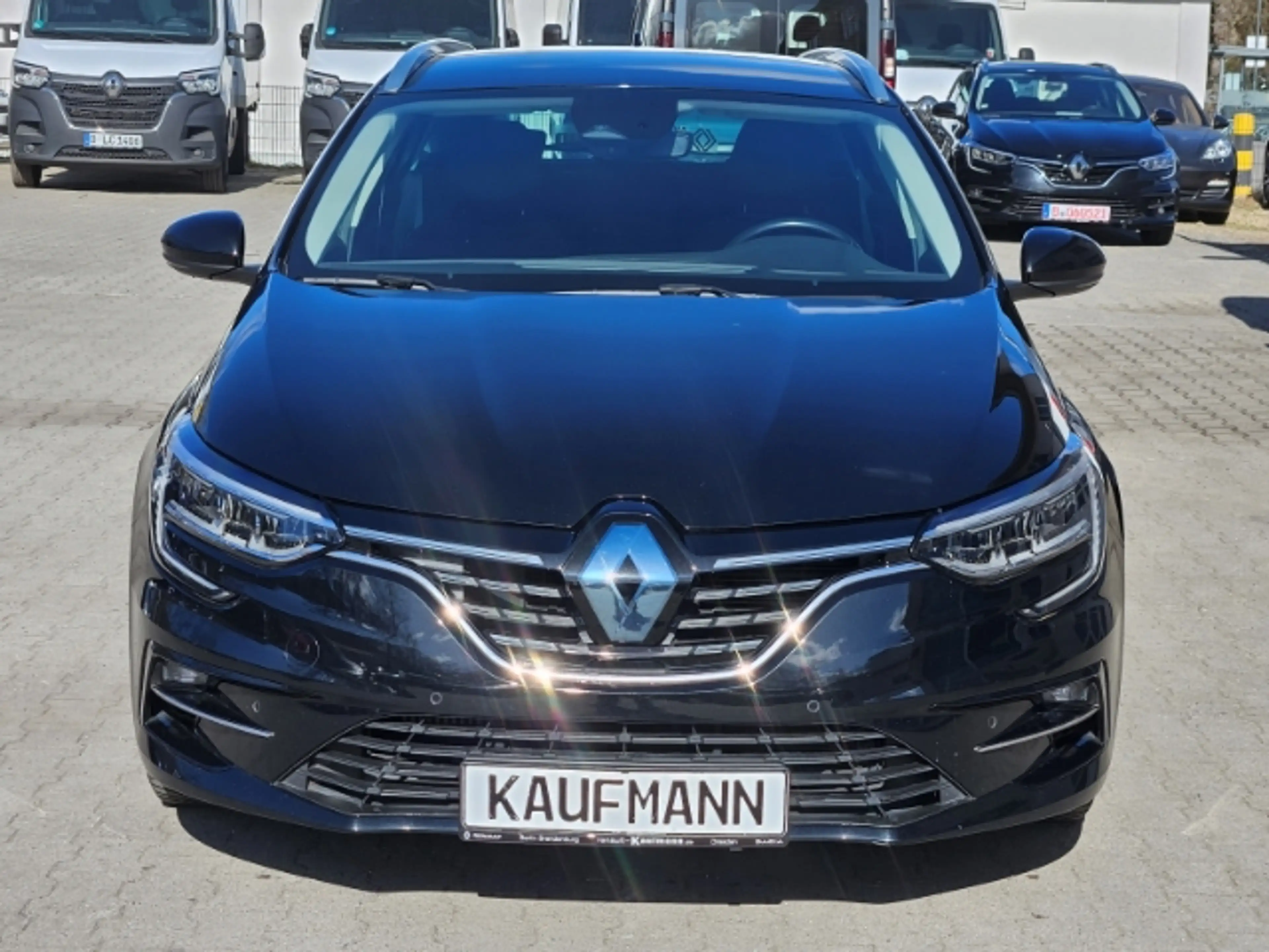 Renault Megane IV Grandtour Intens 1.3 TCe 140 EDC EU6d — photo 2