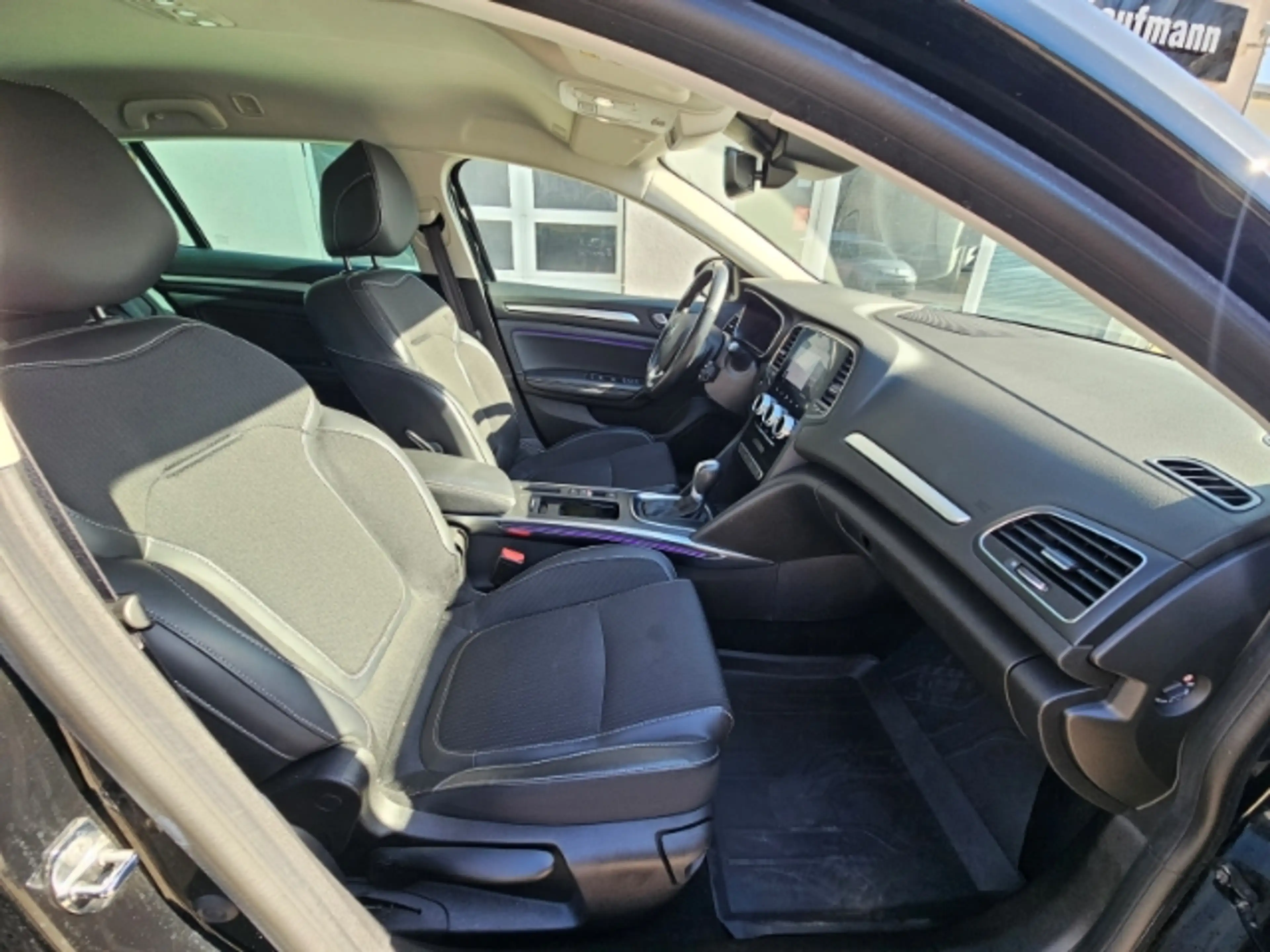 Renault Megane IV Grandtour Intens 1.3 TCe 140 EDC EU6d — photo 7