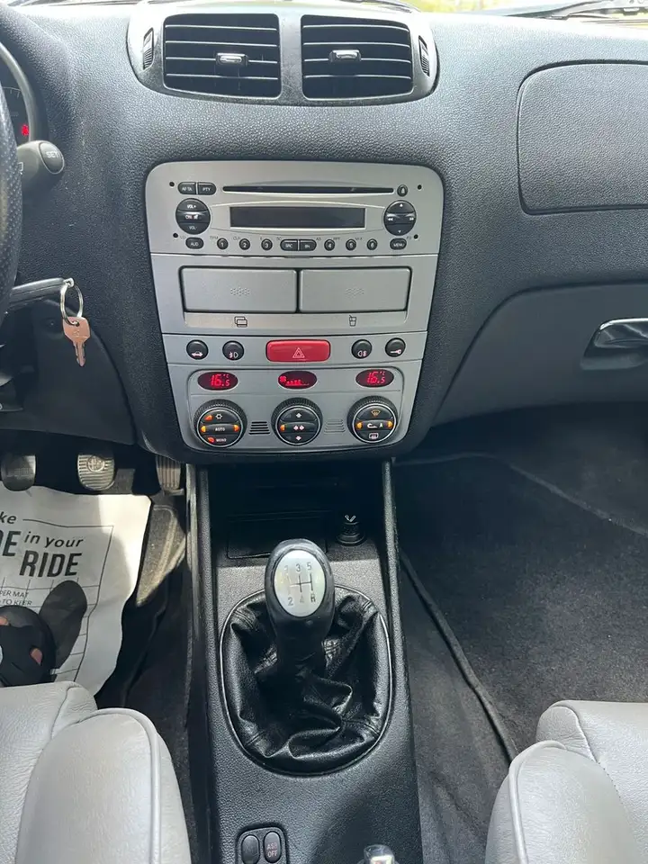 Alfa Romeo 147 2.0 16V T.Spark Distinctive, foto 10
