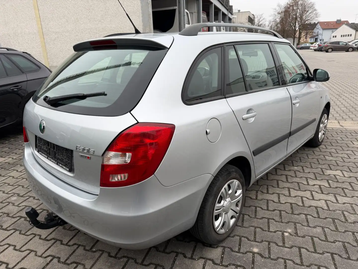 Skoda Fabia Combi 1.2 Ambiente°AHK°KLIMA°2.HAND Silber - 1