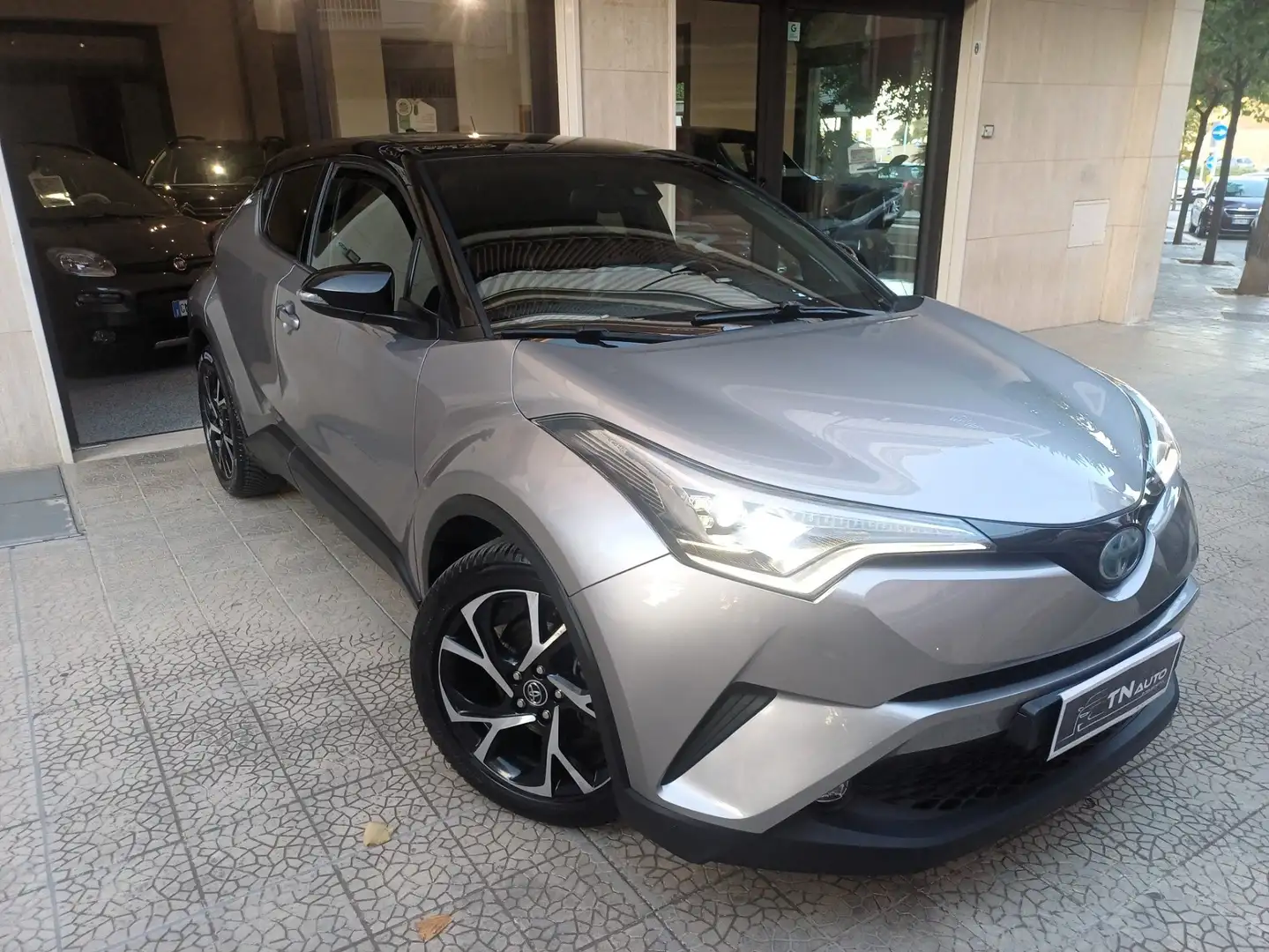 Toyota C-HR C-HR 1.8h Lounge 2wd e-cvt Grigio - 1