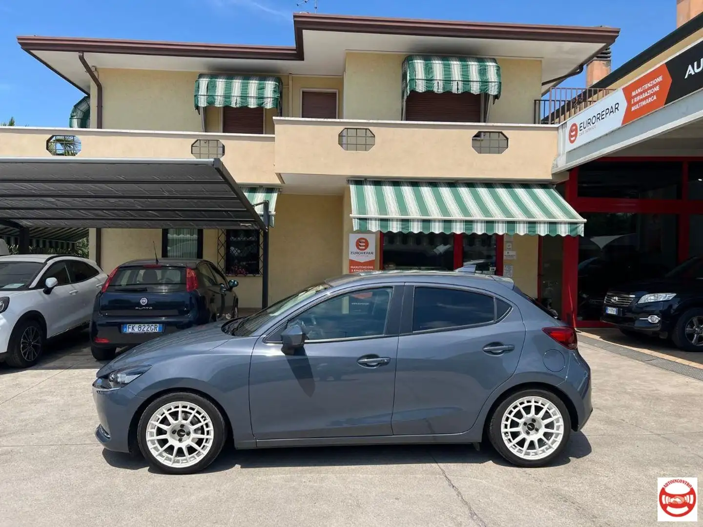 Mazda 2 1.5 m-hybrid Exceed 90cv Gris - 2