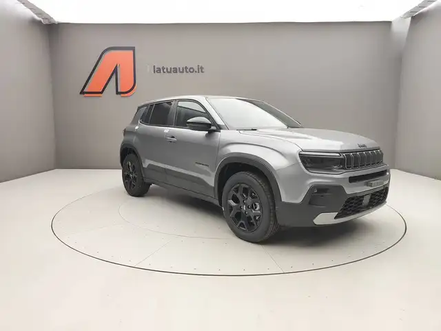 Jeep Avenger view 3