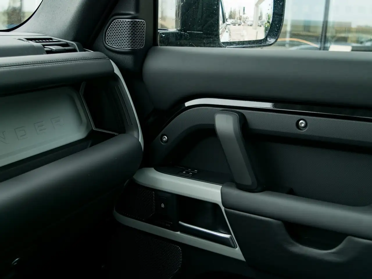 Land Rover Defender снимка Land Rover Defender