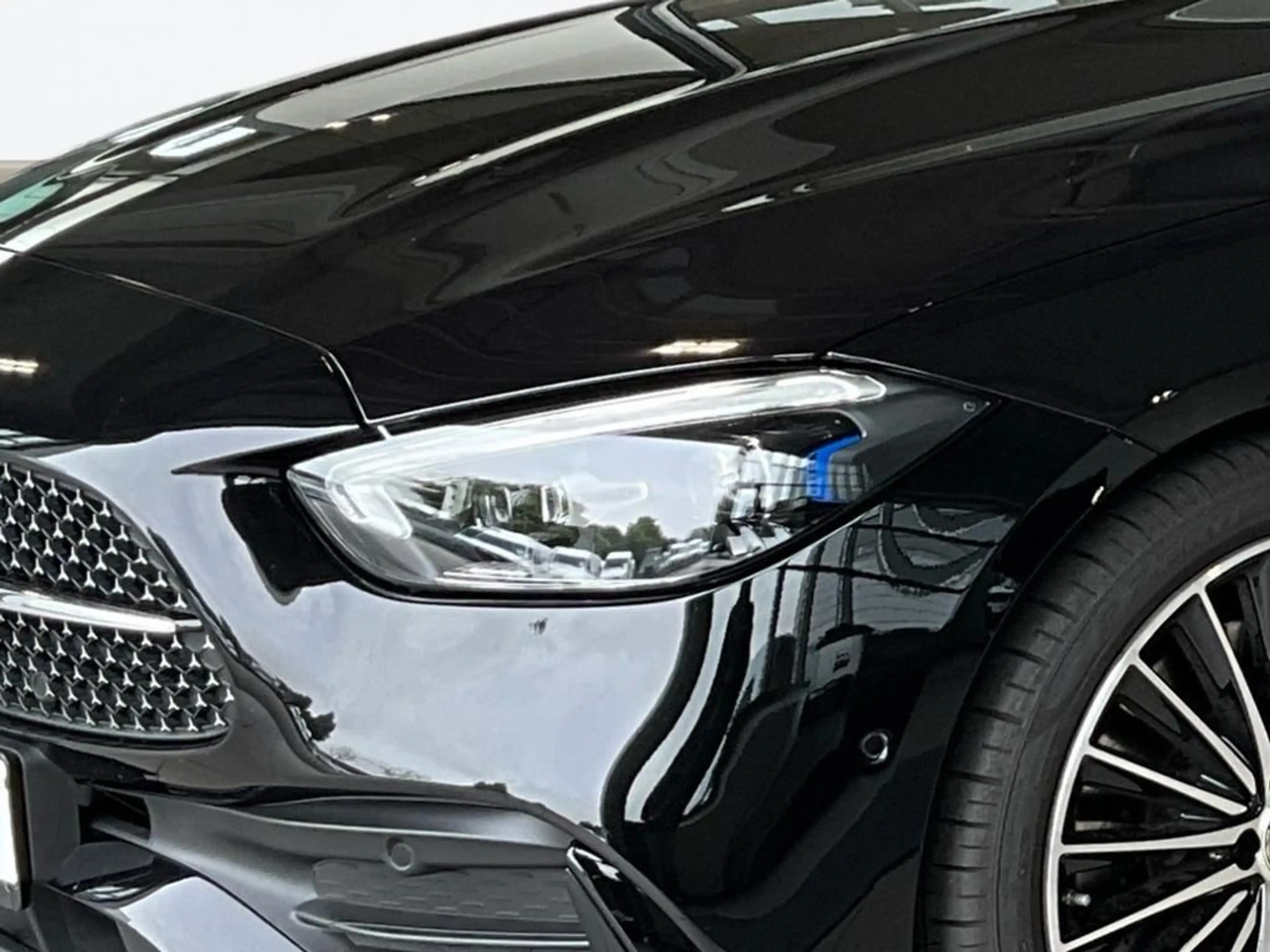 Mercedes-Benz C 300 d 4M AMG 360 ACC AHK AUT DynLicht Kam. LED — photo 6