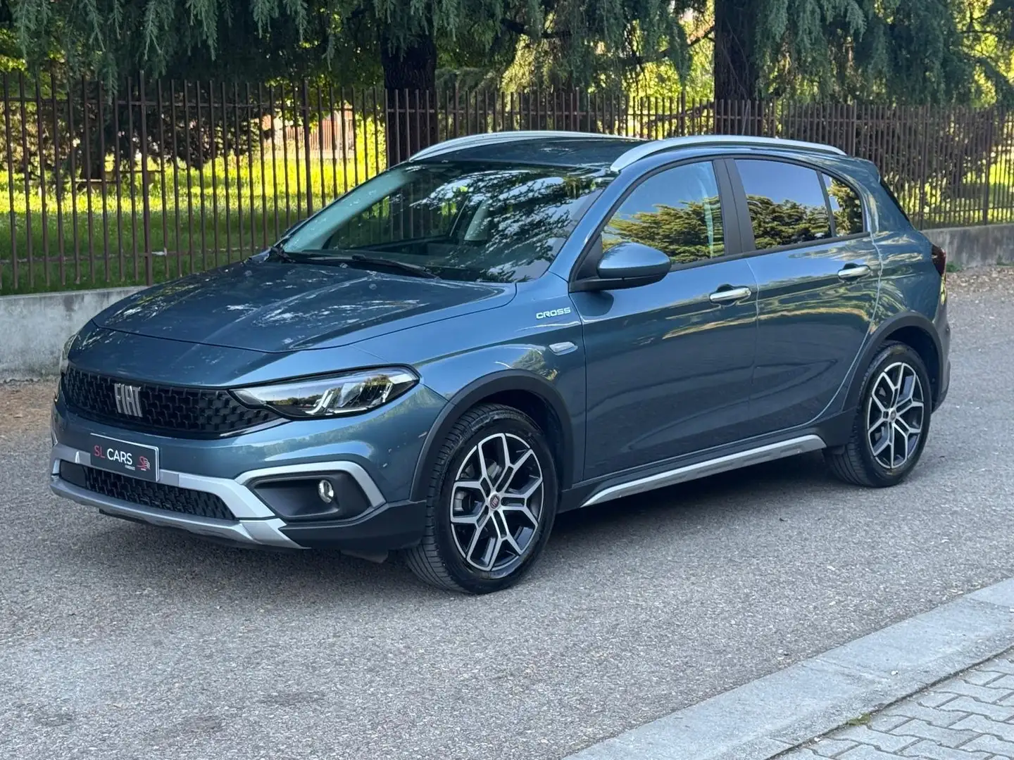 Fiat Tipo 1.5 Hybrid T4 Cross 130cv dct Albastru - 1