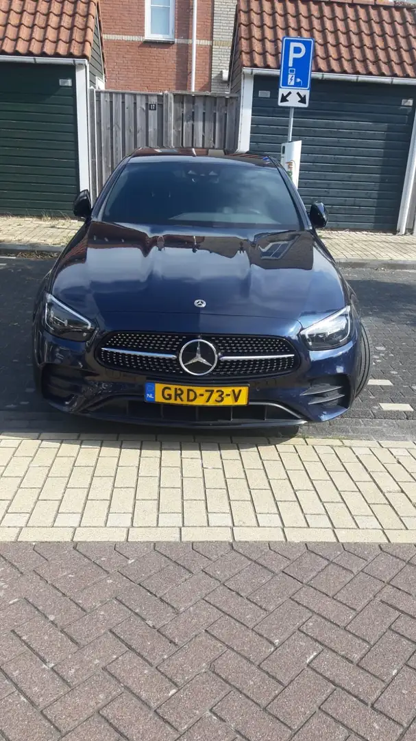 Mercedes-Benz E 300 AMG L. Blauw - 2