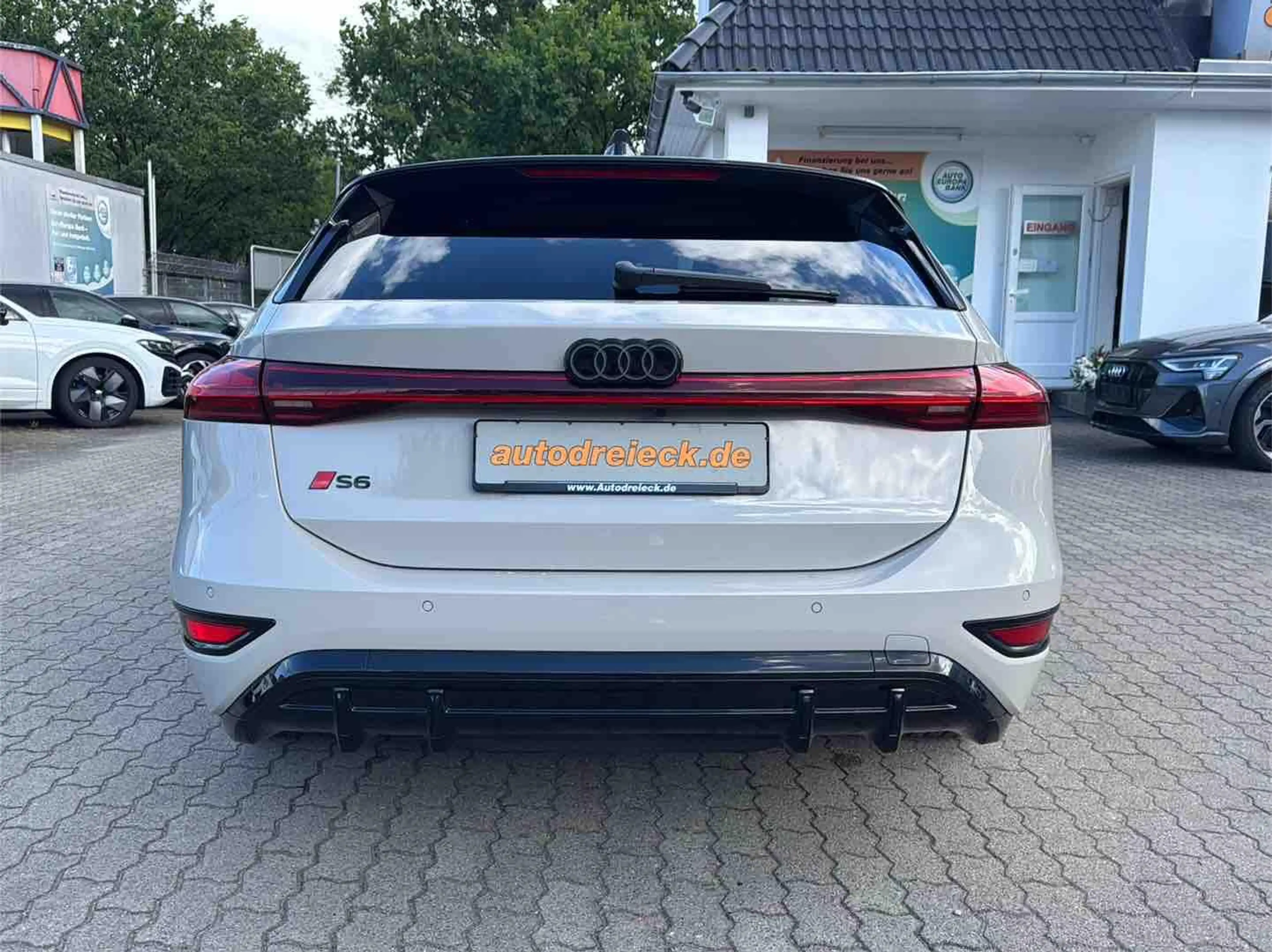 Audi S6 e-tron Avant edition one beige PANO S-SITZE — photo 7