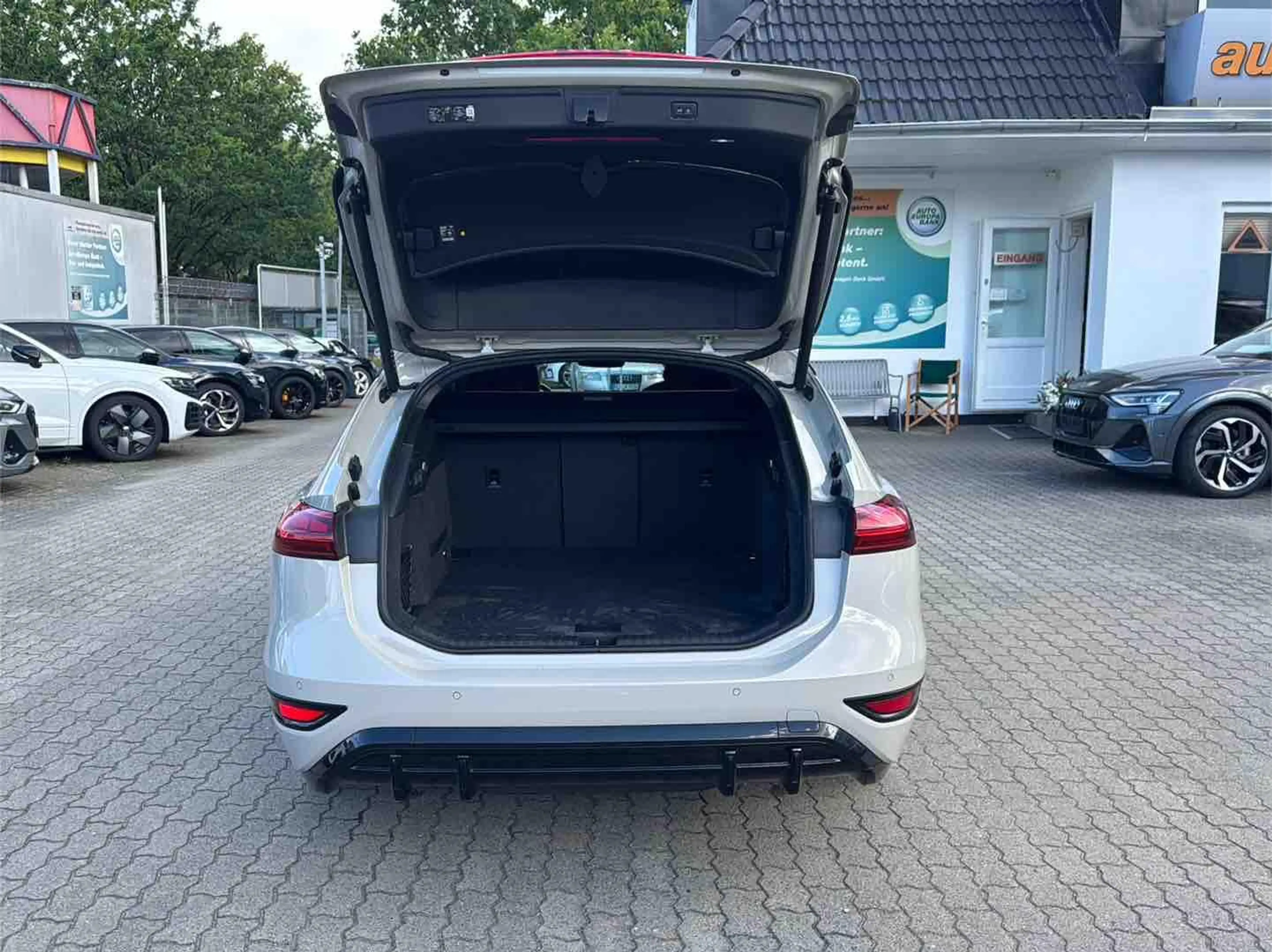 Audi S6 e-tron Avant edition one beige PANO S-SITZE — photo 8