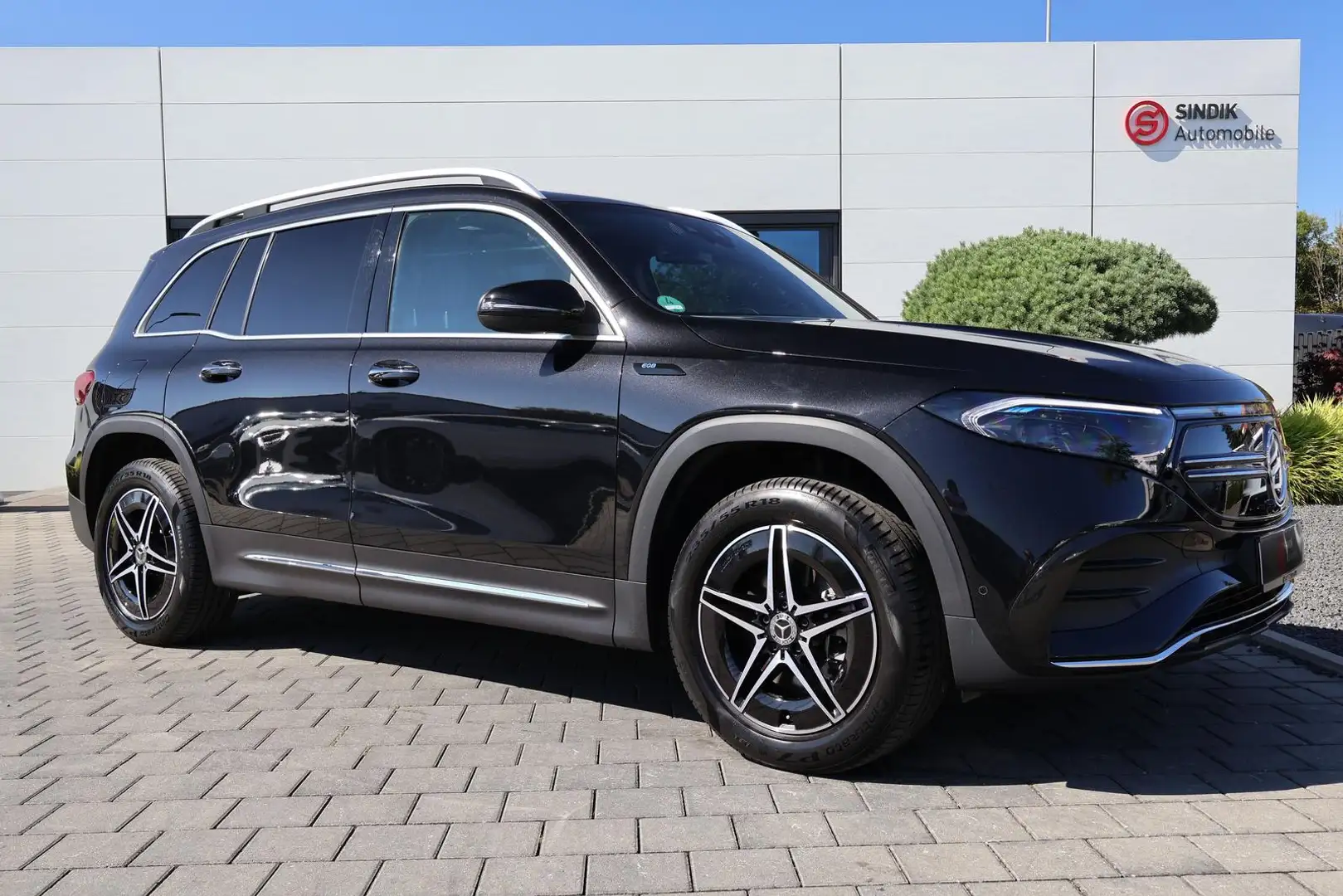 Mercedes-Benz EQB 300 4M AMG-NightPk.-Pano-el.Sitze-KeyGo-ACC Negro - 2