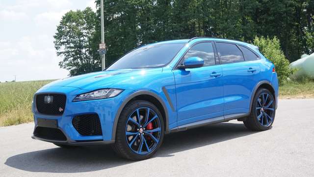 Imagine Jaguar F-Pace SVR AWD ACC HUD PANO 360° AHK