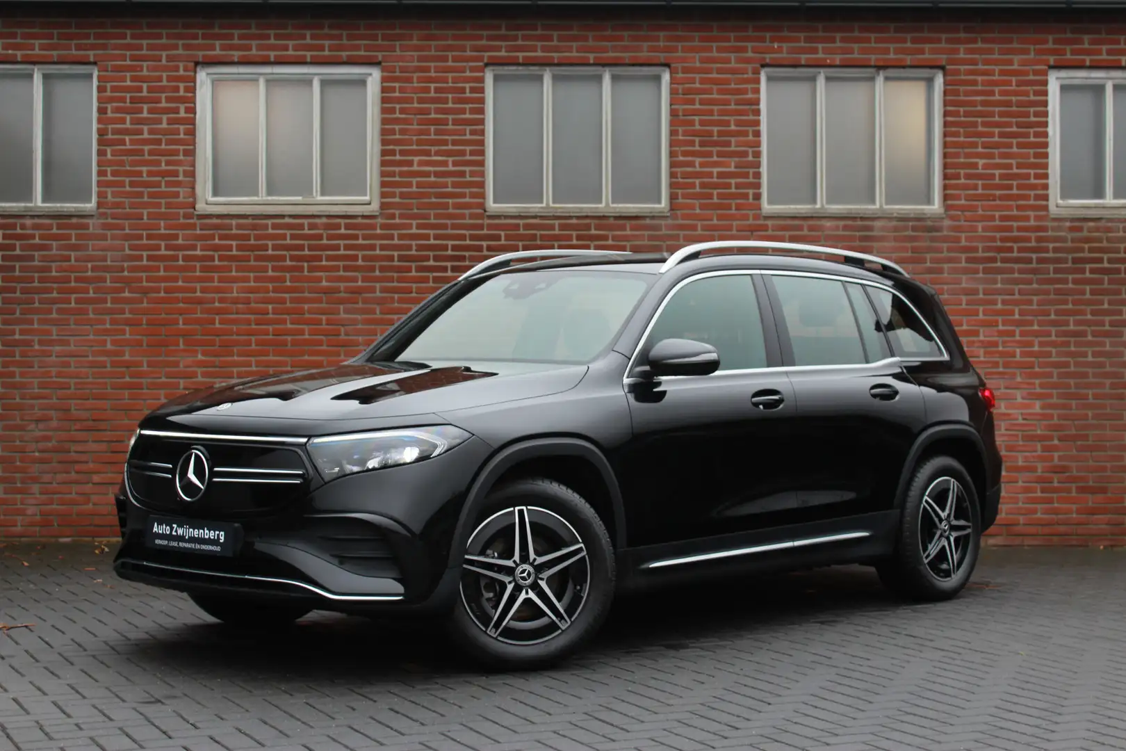 Mercedes-Benz EQB 250 AMG Line | Camera | Carplay | Sfeer | Zwart - 1