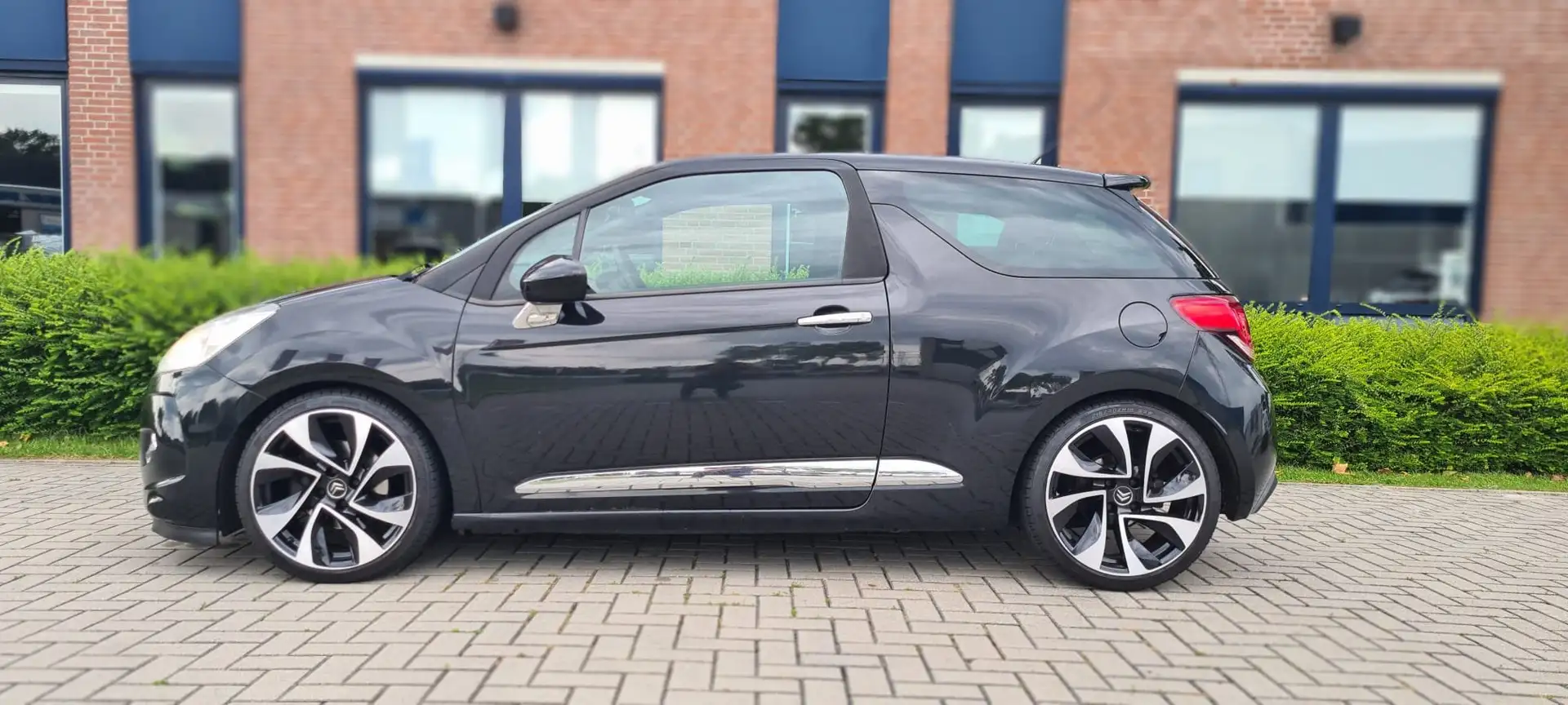 Citroen DS3 DS3 1.6 THP Sport Chic Zwart - 1