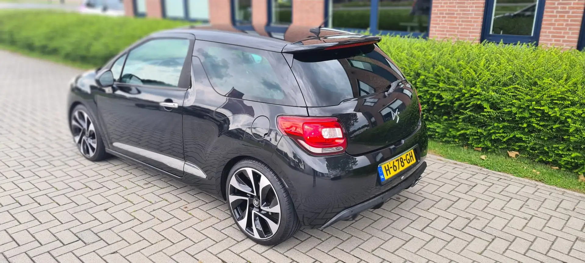 Citroen DS3 DS3 1.6 THP Sport Chic Zwart - 2