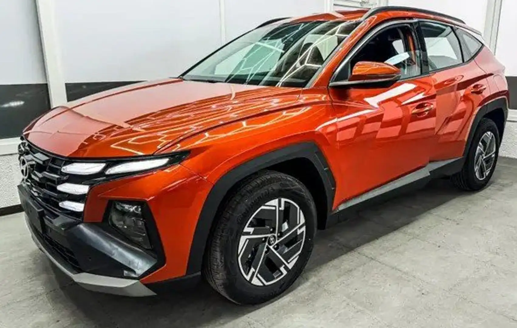 Hyundai TUCSON NX4 Smart Line 1,6 T-GDi 2WD Orange - 1