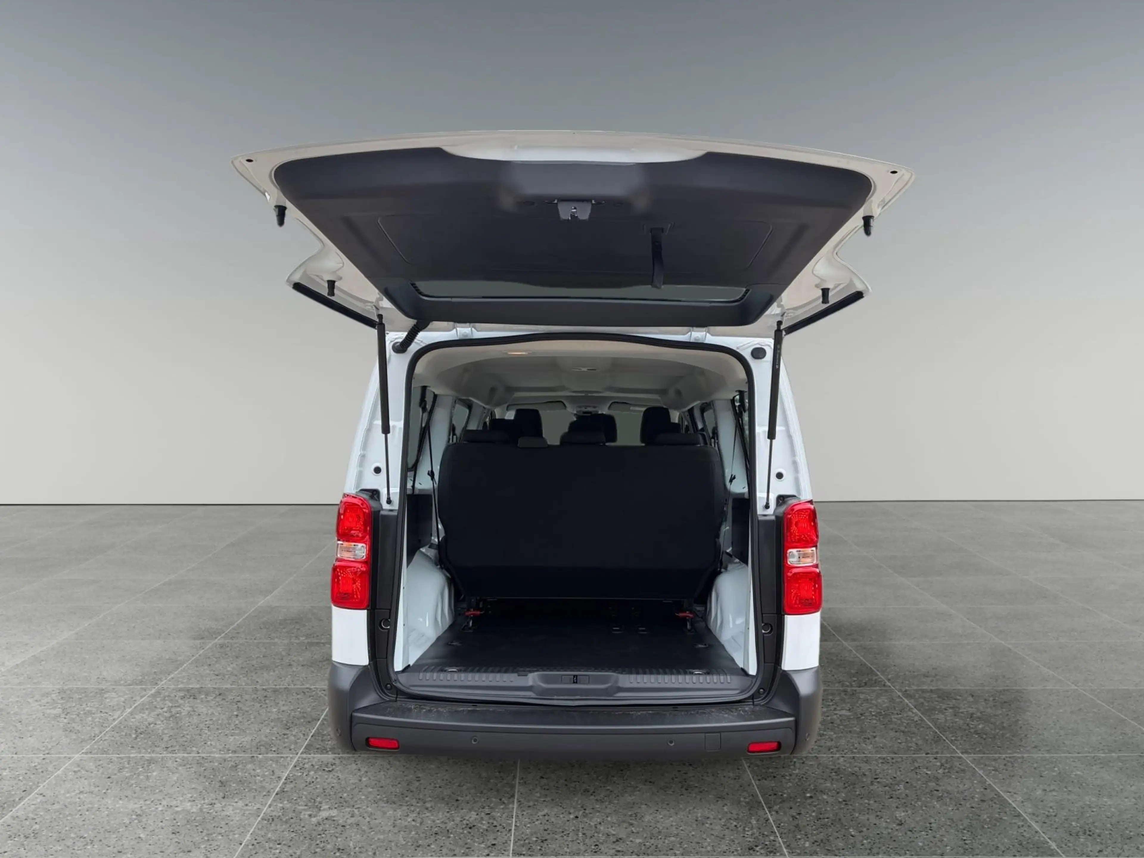 Opel Vivaro-e Combi Electric L3 75kWh 136pk | 9-persoons | Achte — photo 8