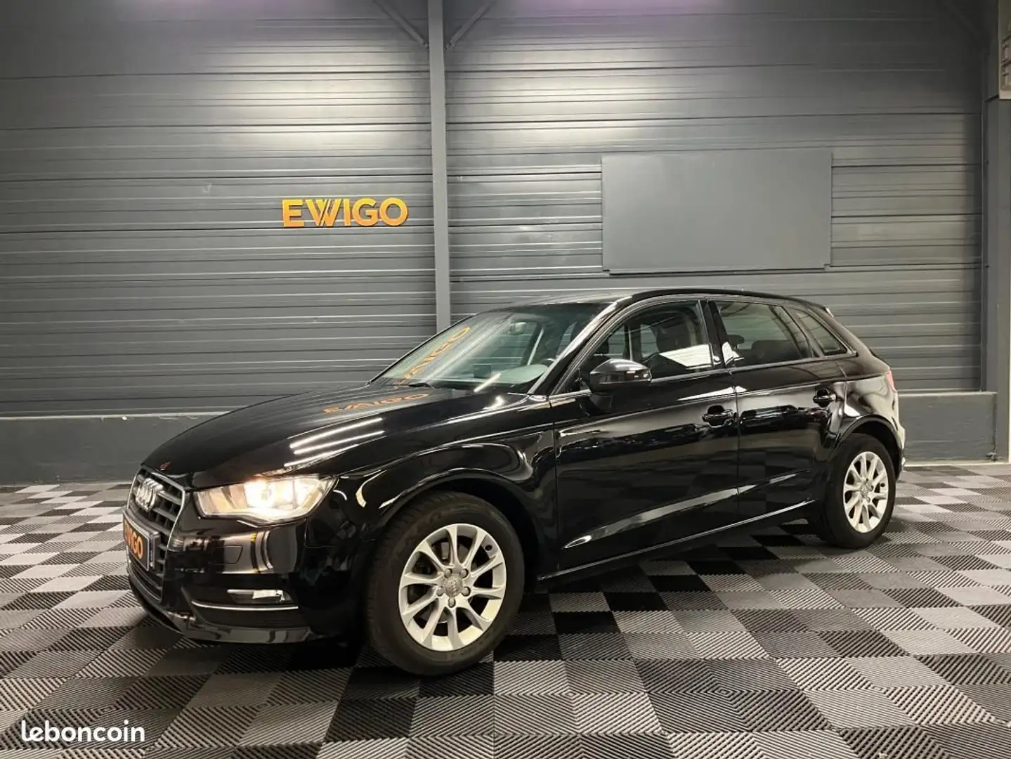 Audi A3 1.6 TDI 110 BUSINESS LINE S-TRONIC BVA Schwarz - 1