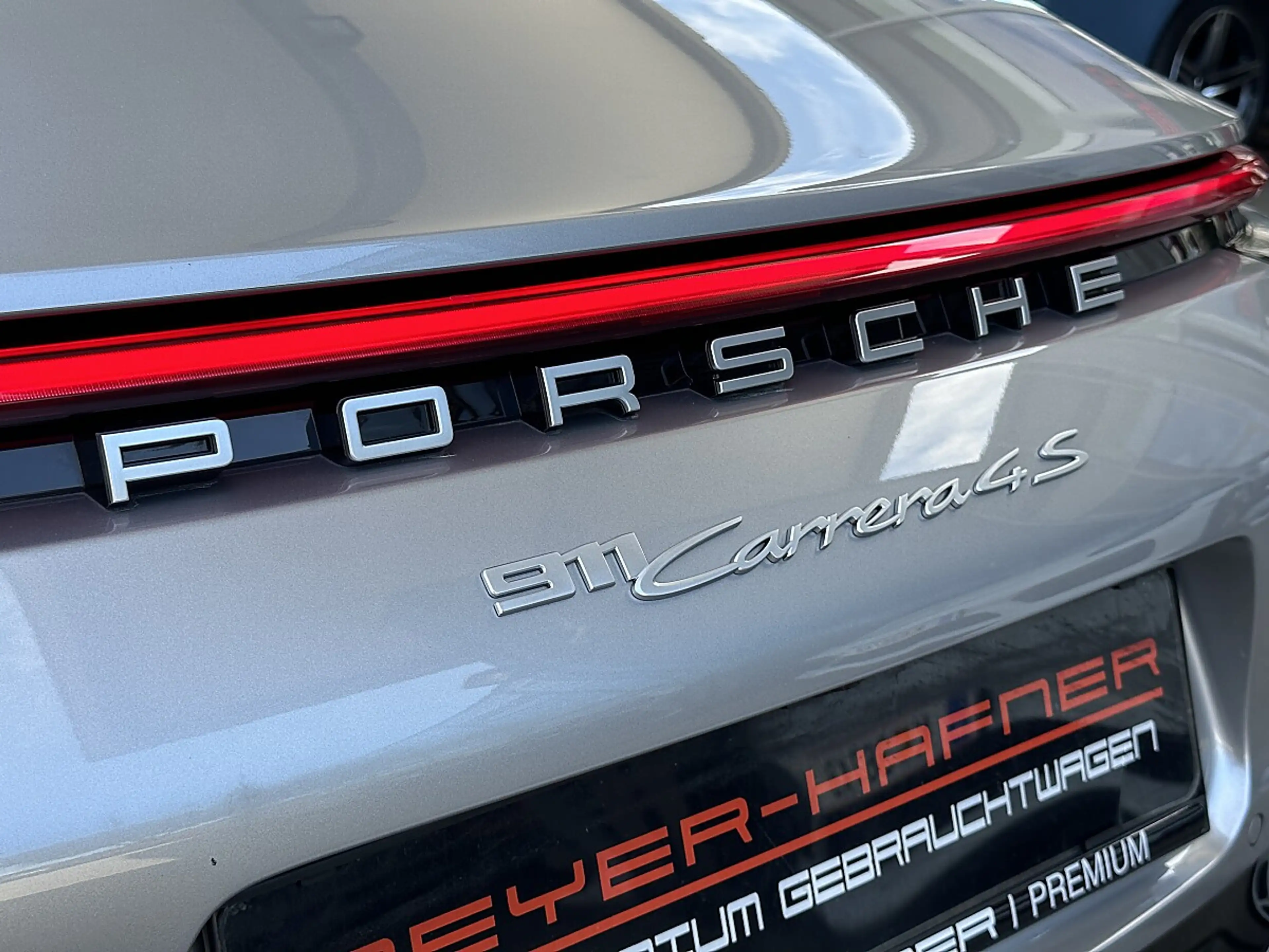 Porsche 911 Carrera 4S Coupe PDK / SportDesign Paket / Carb... — photo 15