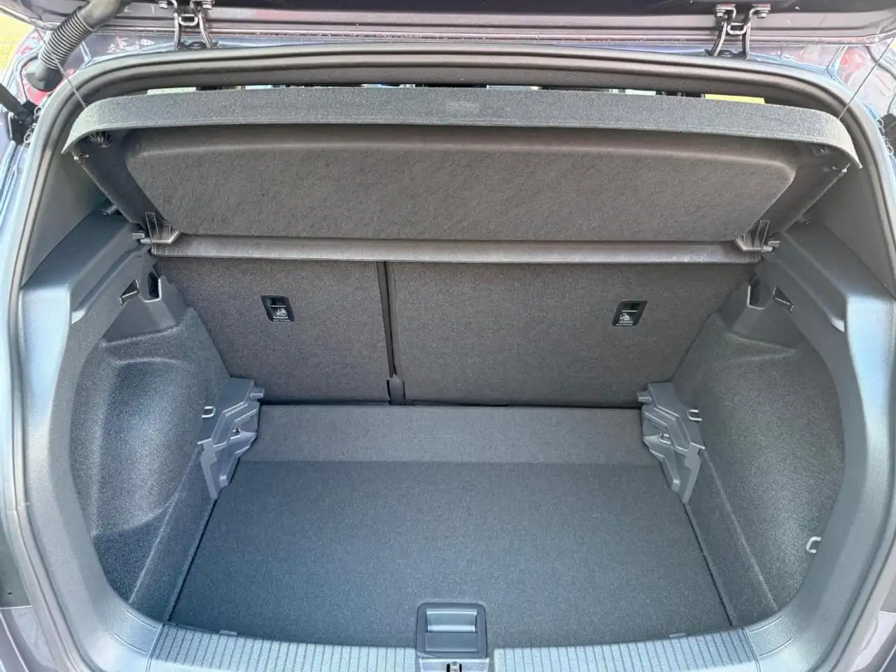 Volkswagen T-Cross R-Line 5