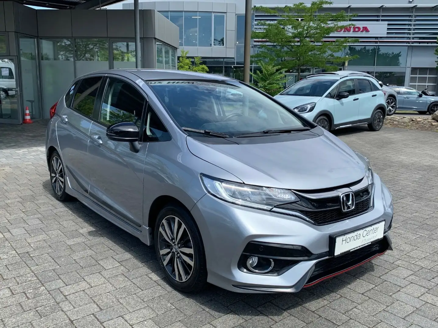 Honda Jazz 1.5 Dynamic CVT-Automatik|Navi|AHK Silber - 1
