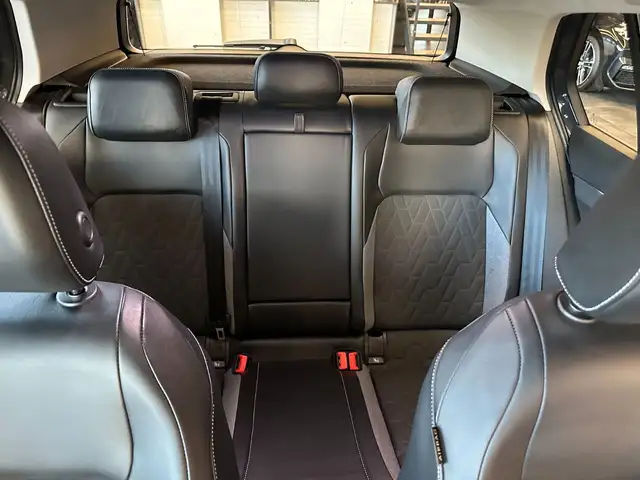 Volkswagen Golf view 11