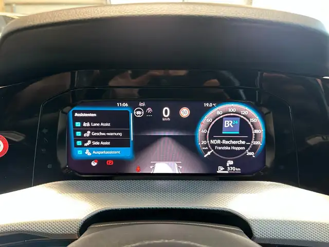 Volkswagen Golf view 13