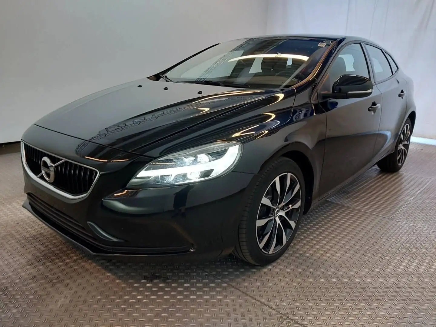 Volvo V40 Momentum*LED*Kamera*Navi*Business*Tempomat Noir - 1