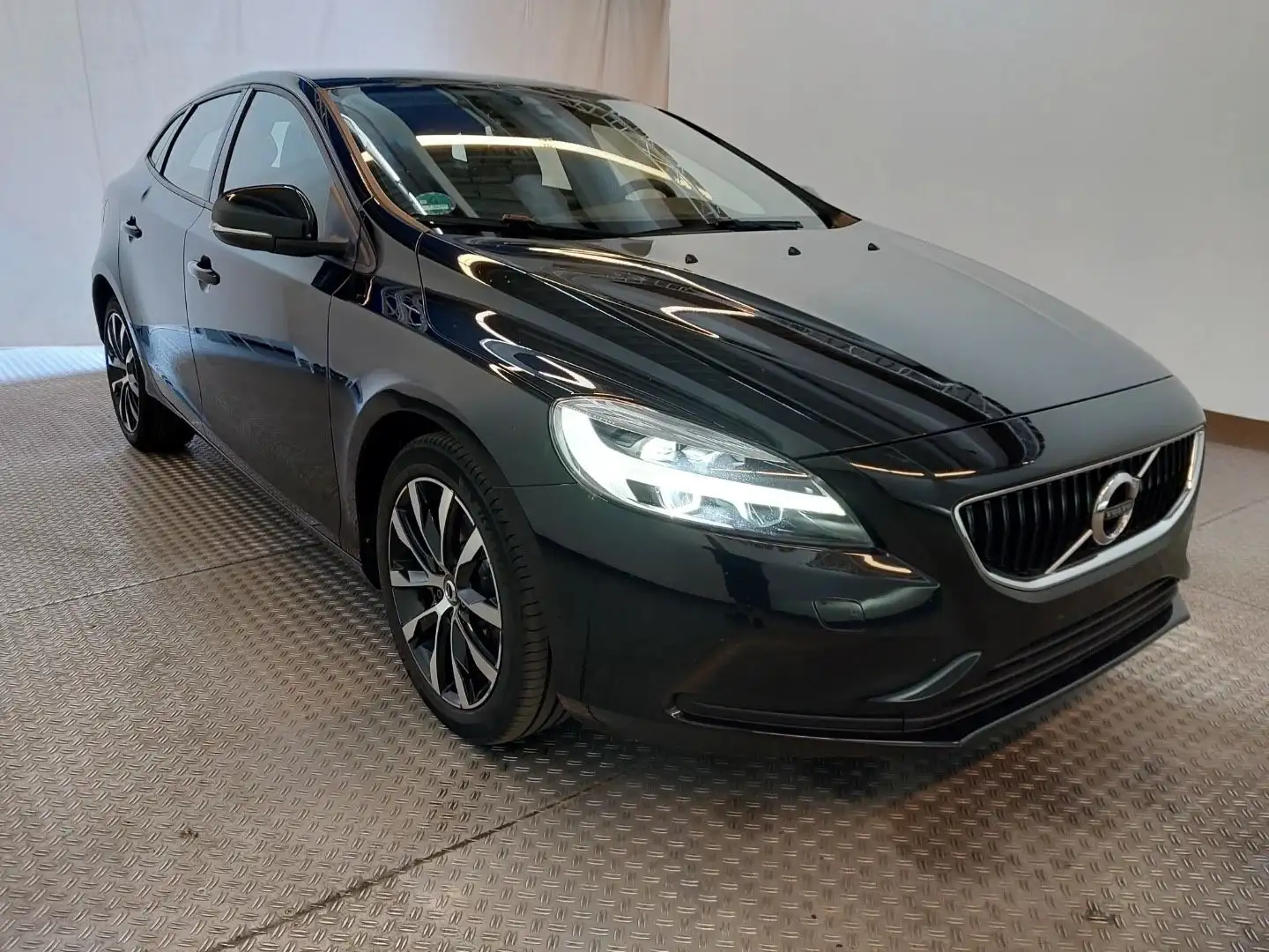 Volvo V40 Momentum*LED*Kamera*Navi*Business*Tempomat Noir - 2