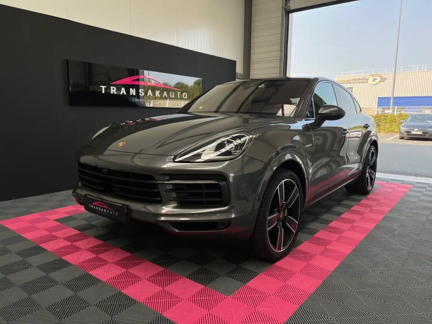 Porsche Cayenne Cayenne Coupe E-Hybrid 3.0 V6 462 ch Tiptronic BVA Gris - 1