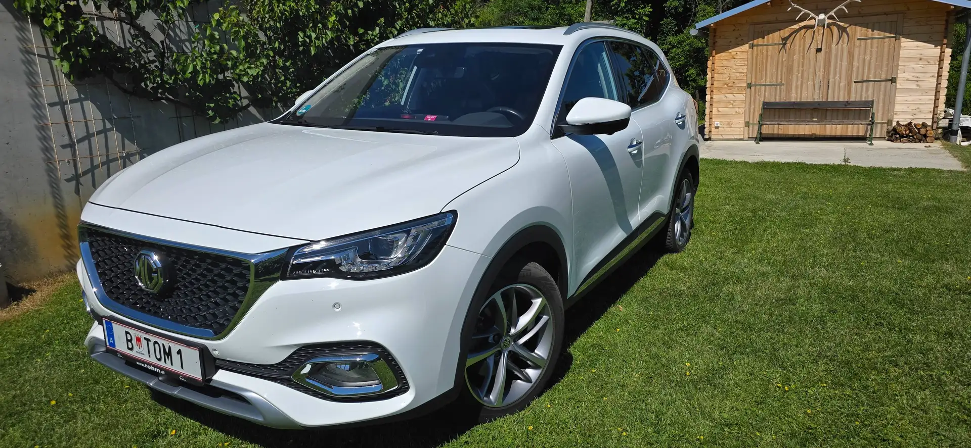 MG EHS EHS 1,5T GDI PHEV Luxury Aut. Luxury Weiß - 2