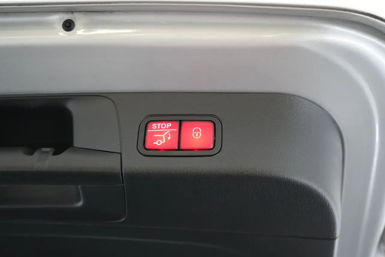 Mercedes-Benz GLB 180dA AMG Line 7Pl. LEDER/ALCANTARA LED GPS PDC 36, миниатюра 24