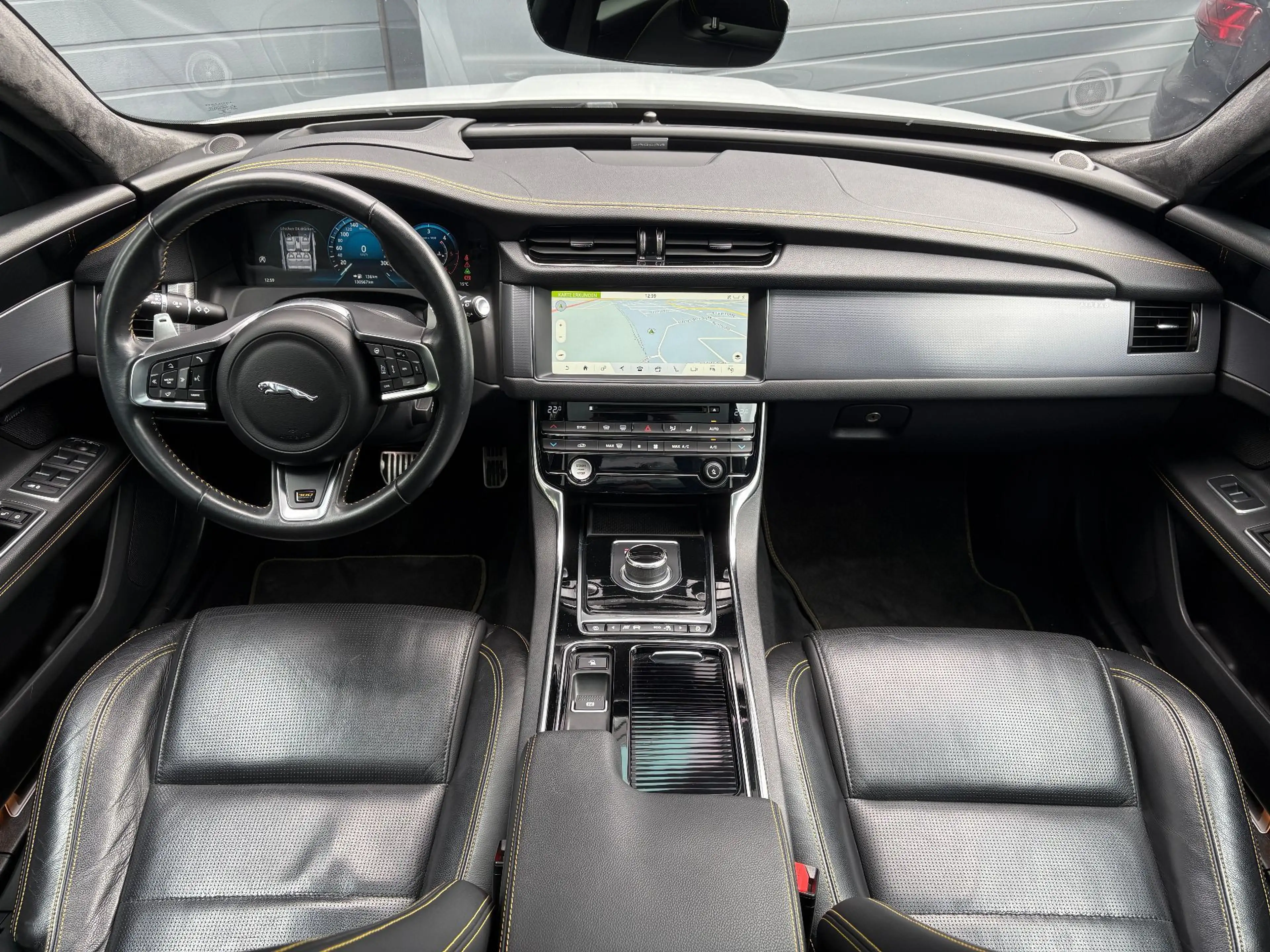 Jaguar XF 30d*300 Sport*1.Hd.*AHK*HUD*PanoD.*uvm!* — photo 12