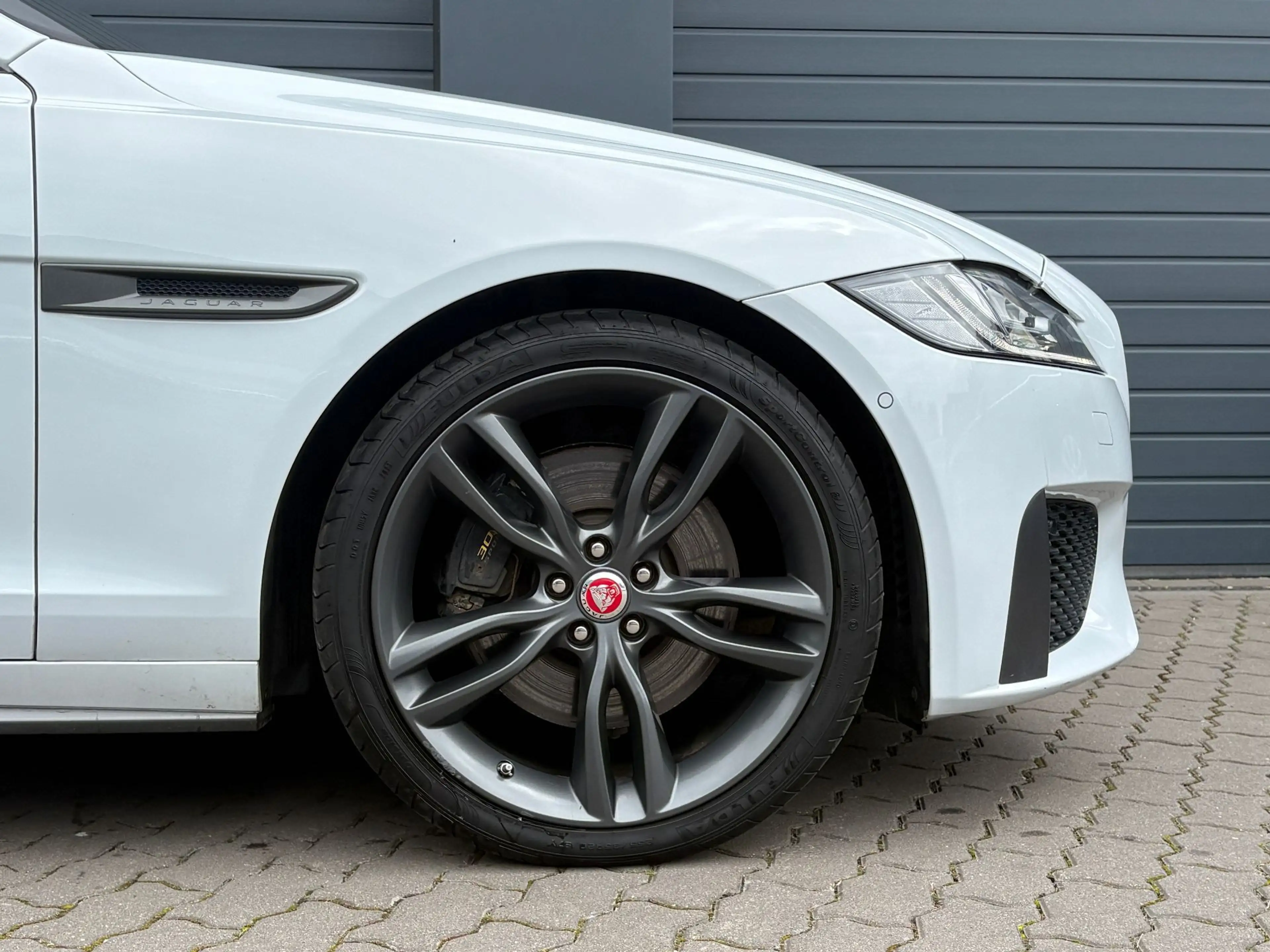 Jaguar XF 30d*300 Sport*1.Hd.*AHK*HUD*PanoD.*uvm!* — photo 6