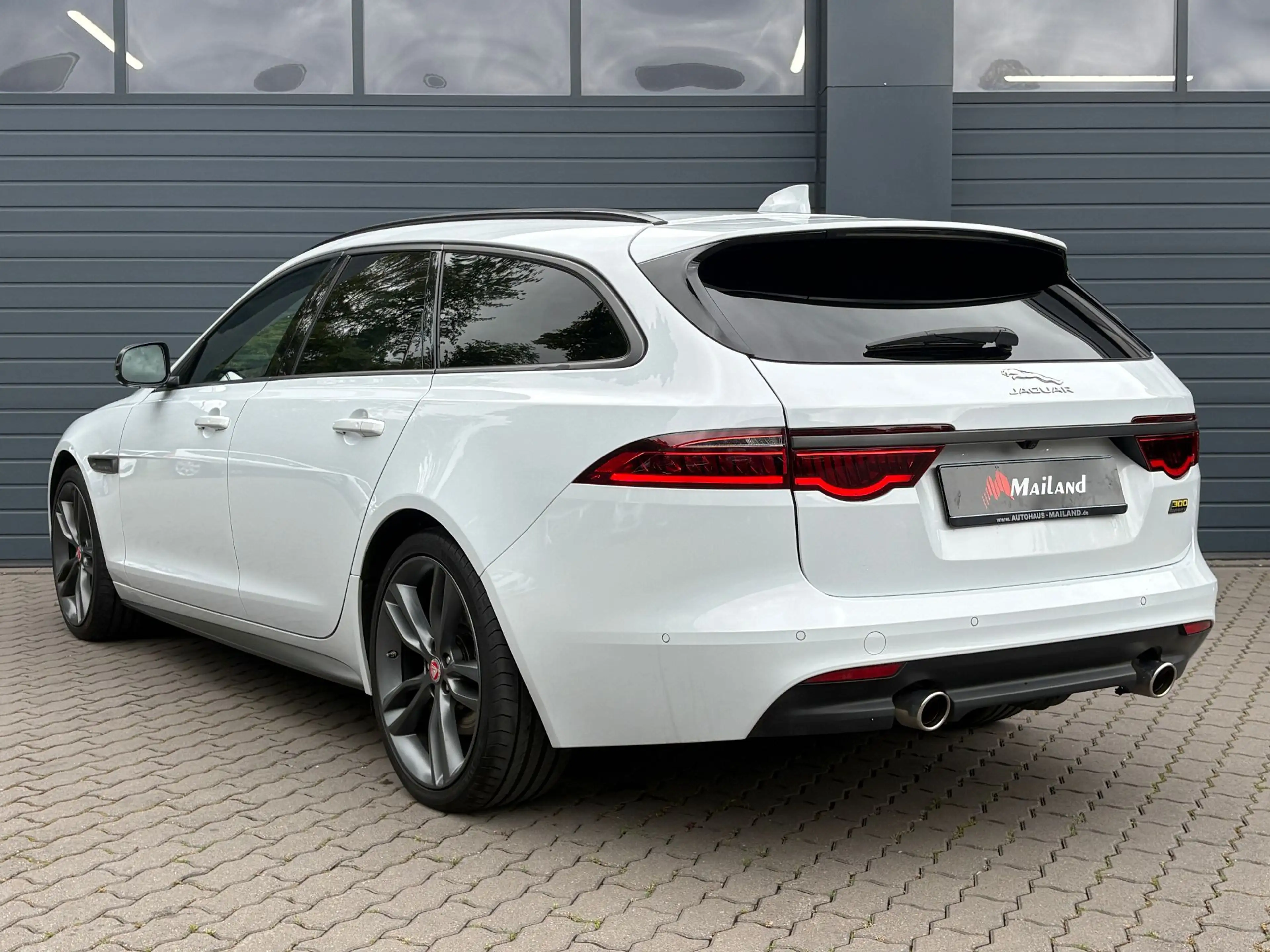 Jaguar XF 30d*300 Sport*1.Hd.*AHK*HUD*PanoD.*uvm!* — photo 10