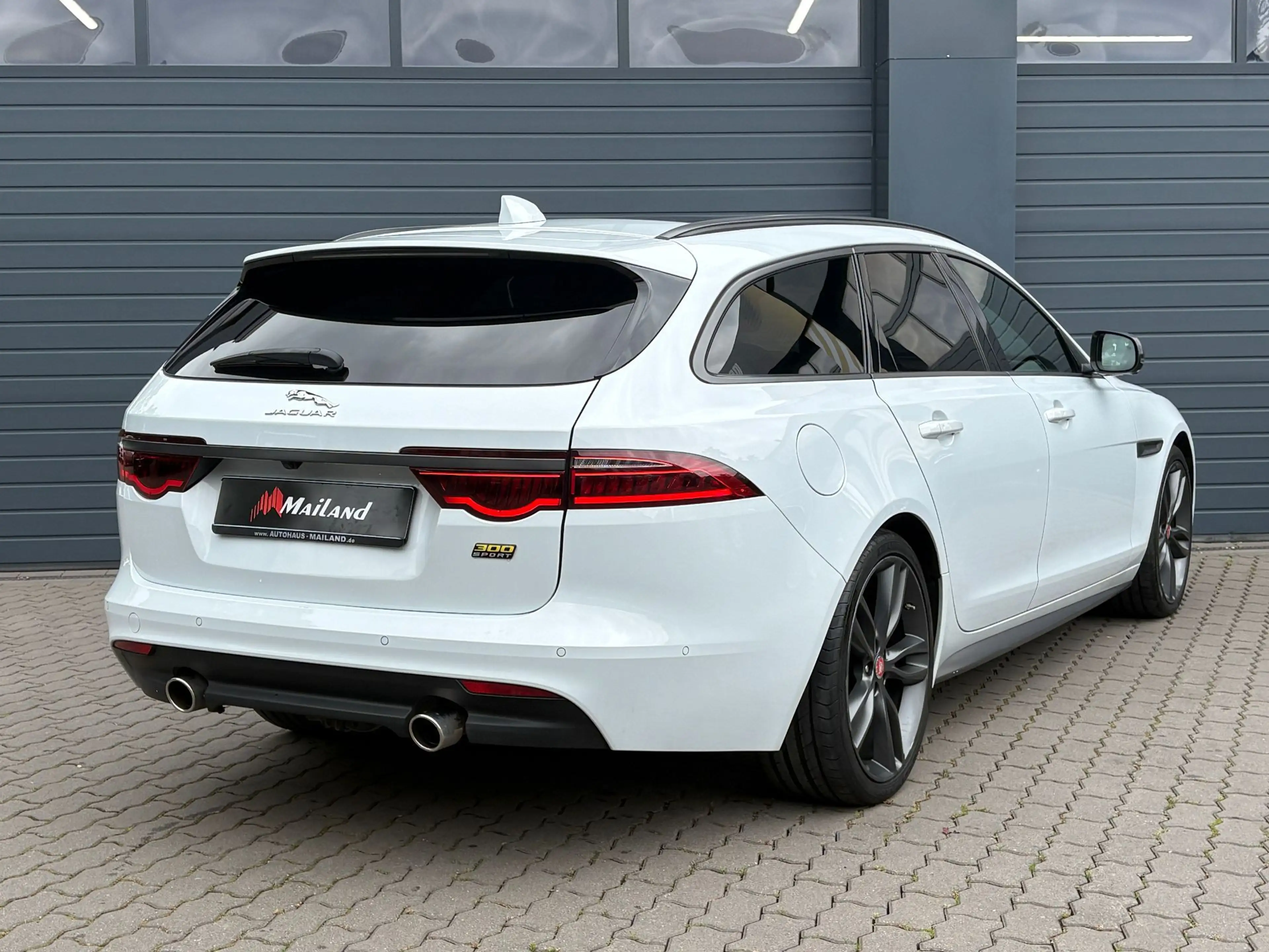 Jaguar XF 30d*300 Sport*1.Hd.*AHK*HUD*PanoD.*uvm!* — photo 7