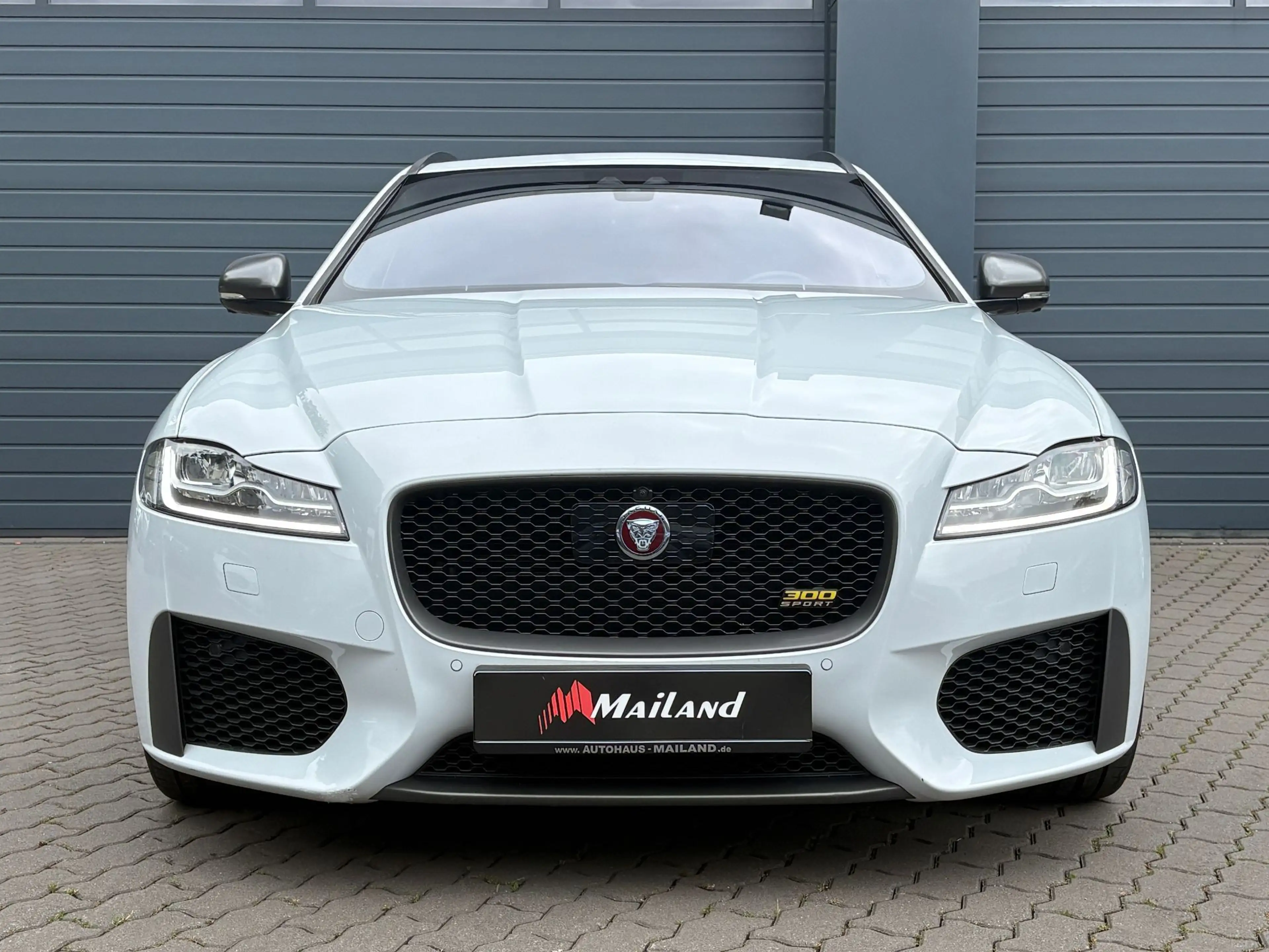 Jaguar XF 30d*300 Sport*1.Hd.*AHK*HUD*PanoD.*uvm!* — photo 2