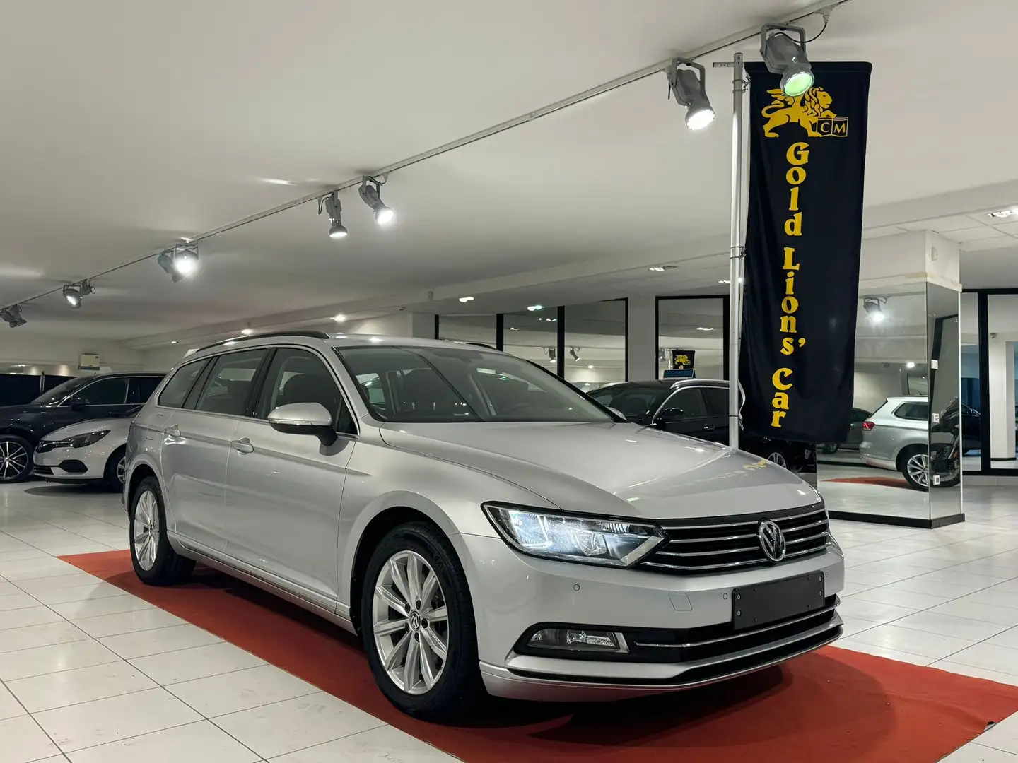 Volkswagen Passat Variant 2.0 tdi 150cv dsg ACC SYSTEM*NAVIGATORE Plateado - 1