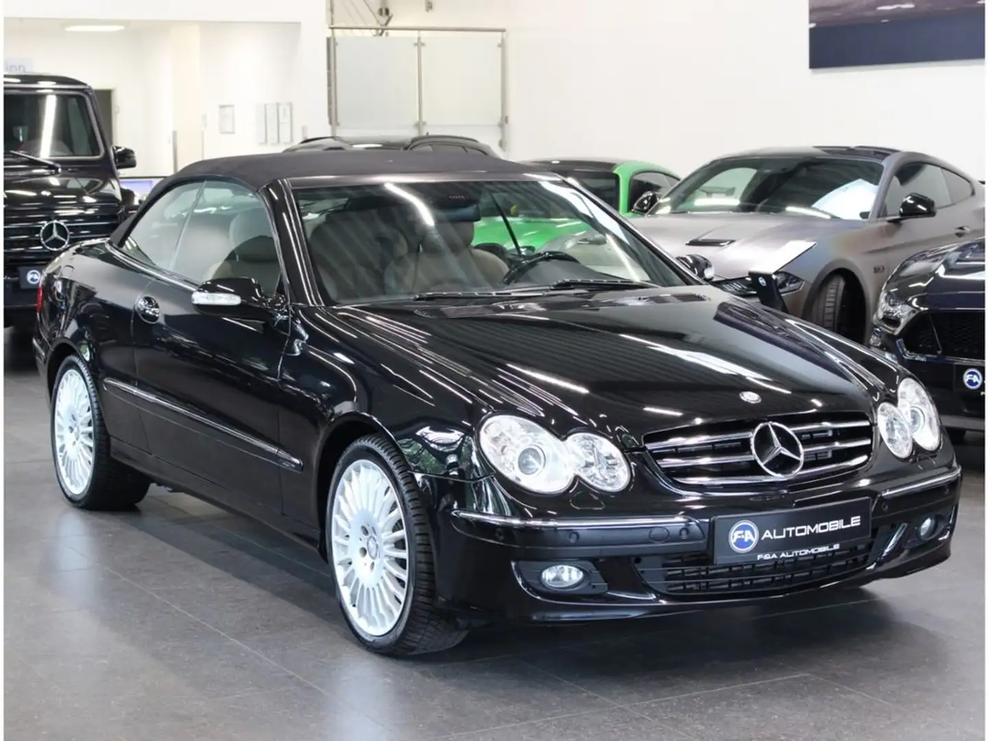 Mercedes-Benz CLK 200 K Cabrio Navi*Massagesitz*Sportpaket Schwarz - 2