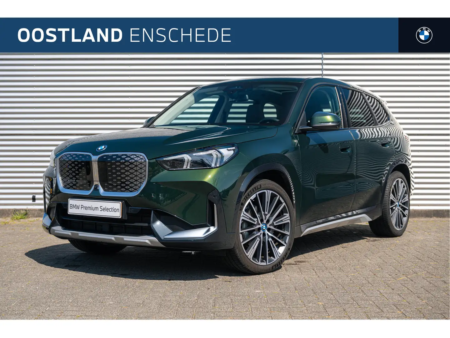 BMW iX1 eDrive20 xLine / Panoramadak / Trekhaak / Adaptiev Vert - 1