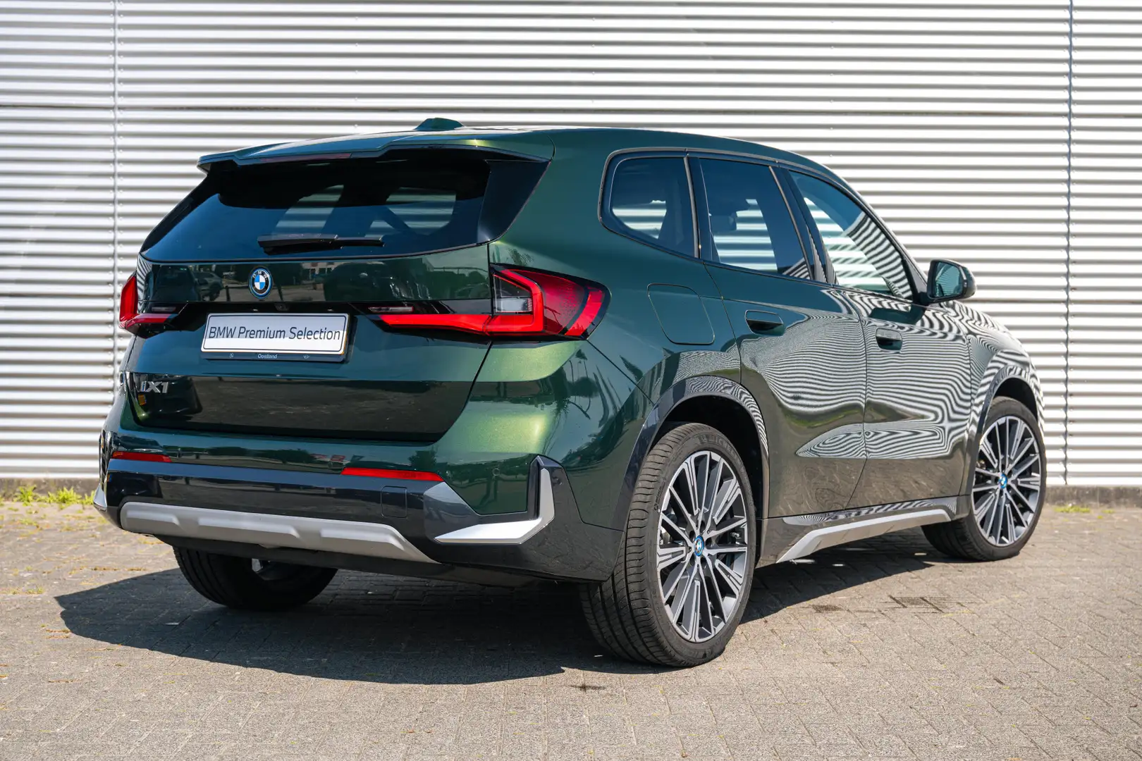 BMW iX1 eDrive20 xLine / Panoramadak / Trekhaak / Adaptiev Vert - 2