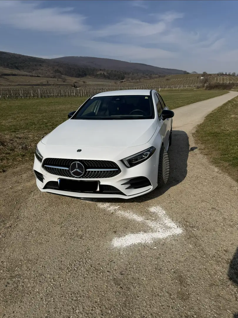 Mercedes-Benz A 200 AMG Line Weiß - 2
