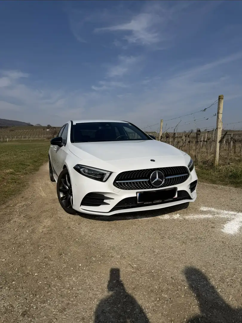 Mercedes-Benz A 200 AMG Line Weiß - 1