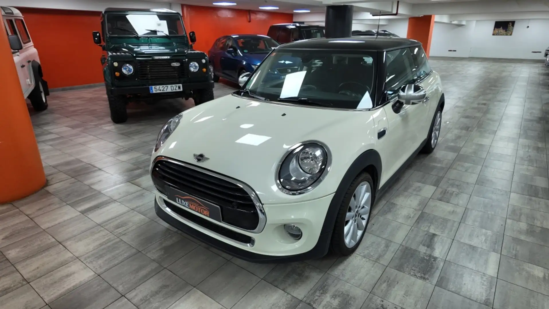 MINI Cooper Cabrio Білий - 1