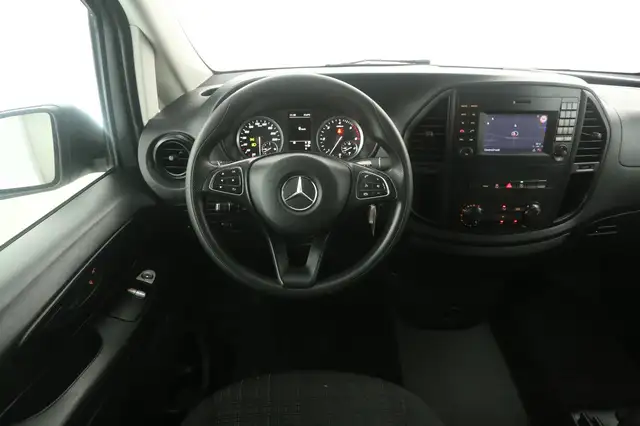 Mercedes-Benz Vito view 2
