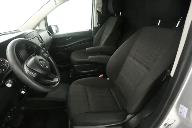 Mercedes-Benz Vito view 9
