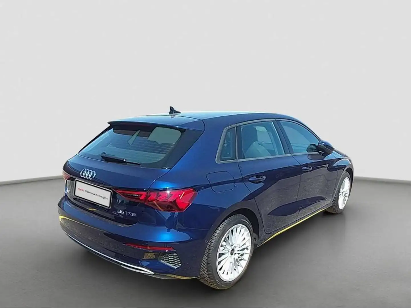 Audi A3 Advanced 35 TFSI Matrix Navi Plus Parkassitent GJR Blau - 2