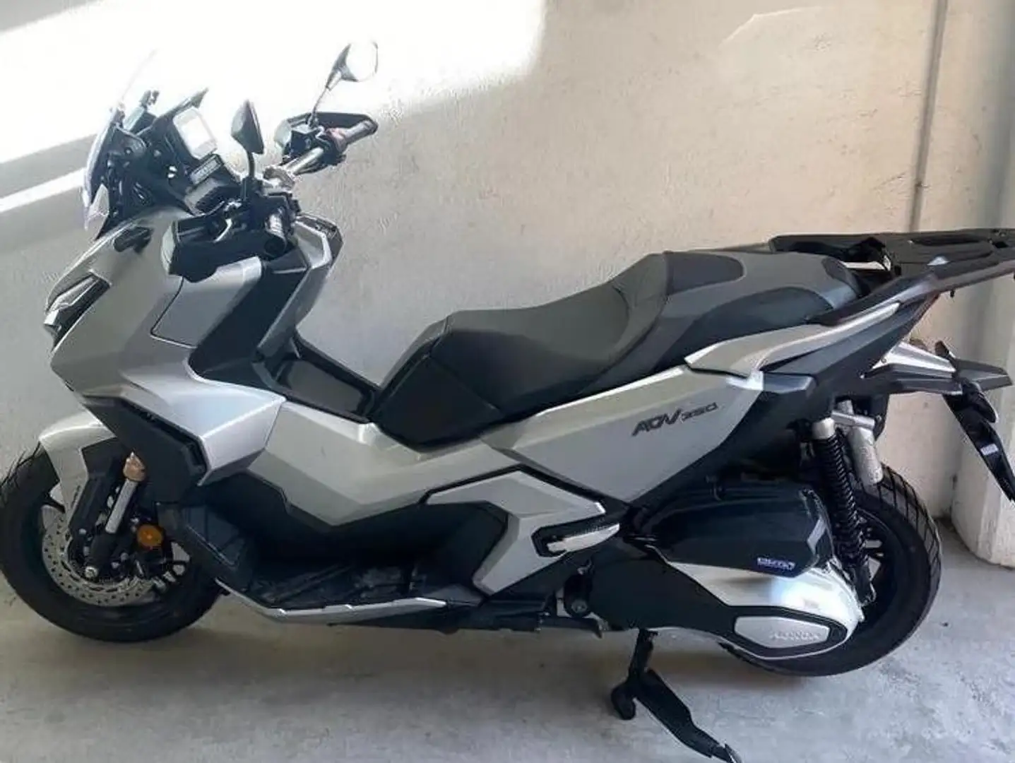 Honda ADV 350 Gri - 1