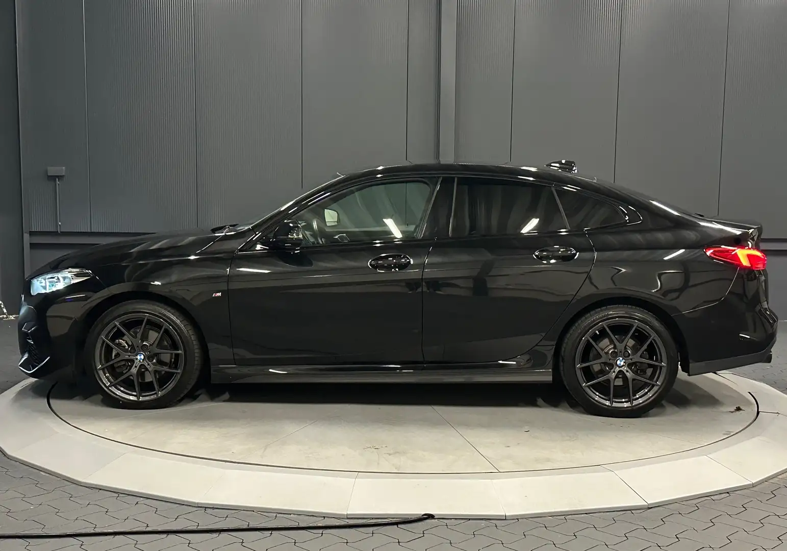 BMW 218 i Gran Coupé M-Sport*Driv-Assist*HIFI*18Zoll* Noir - 2