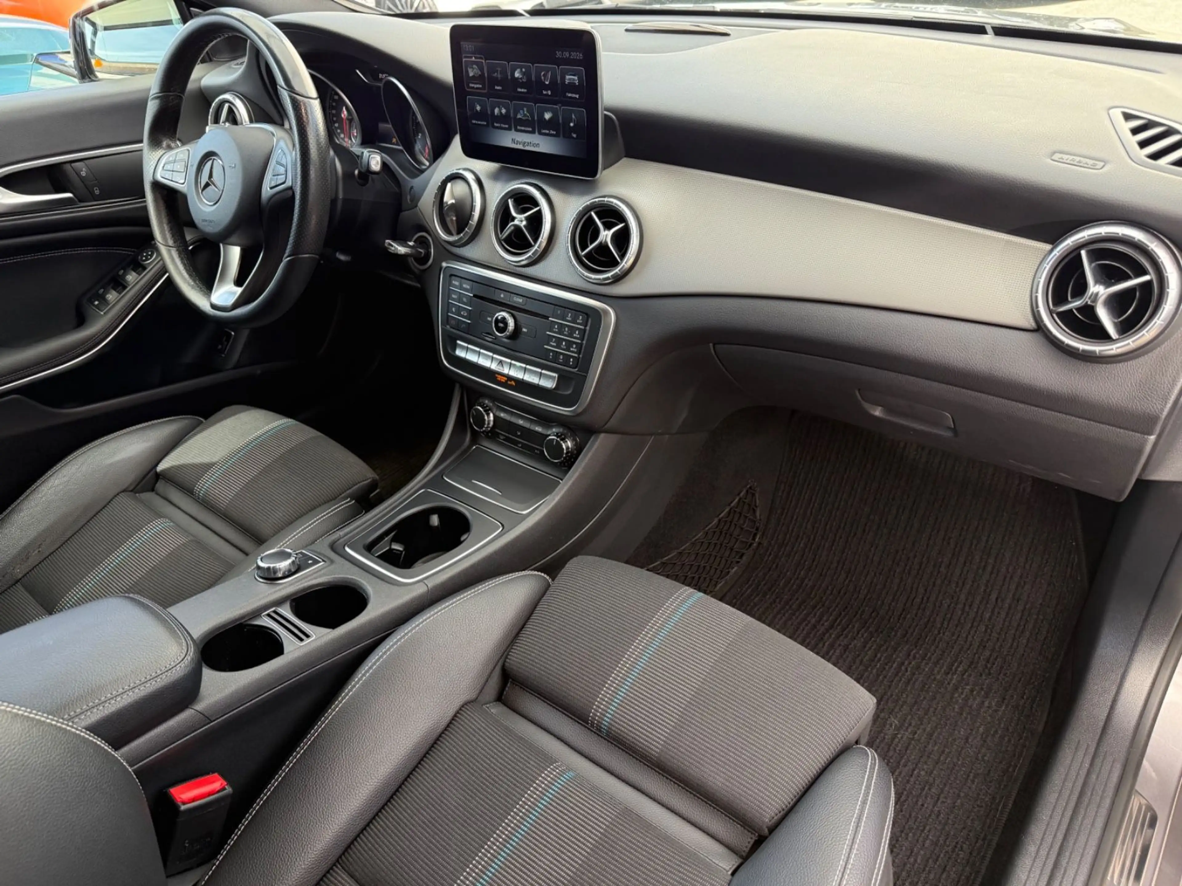 Mercedes-Benz CLA 180 *LED*NIGHT*TOTW*AMBIENT*APPLECAR — photo 14