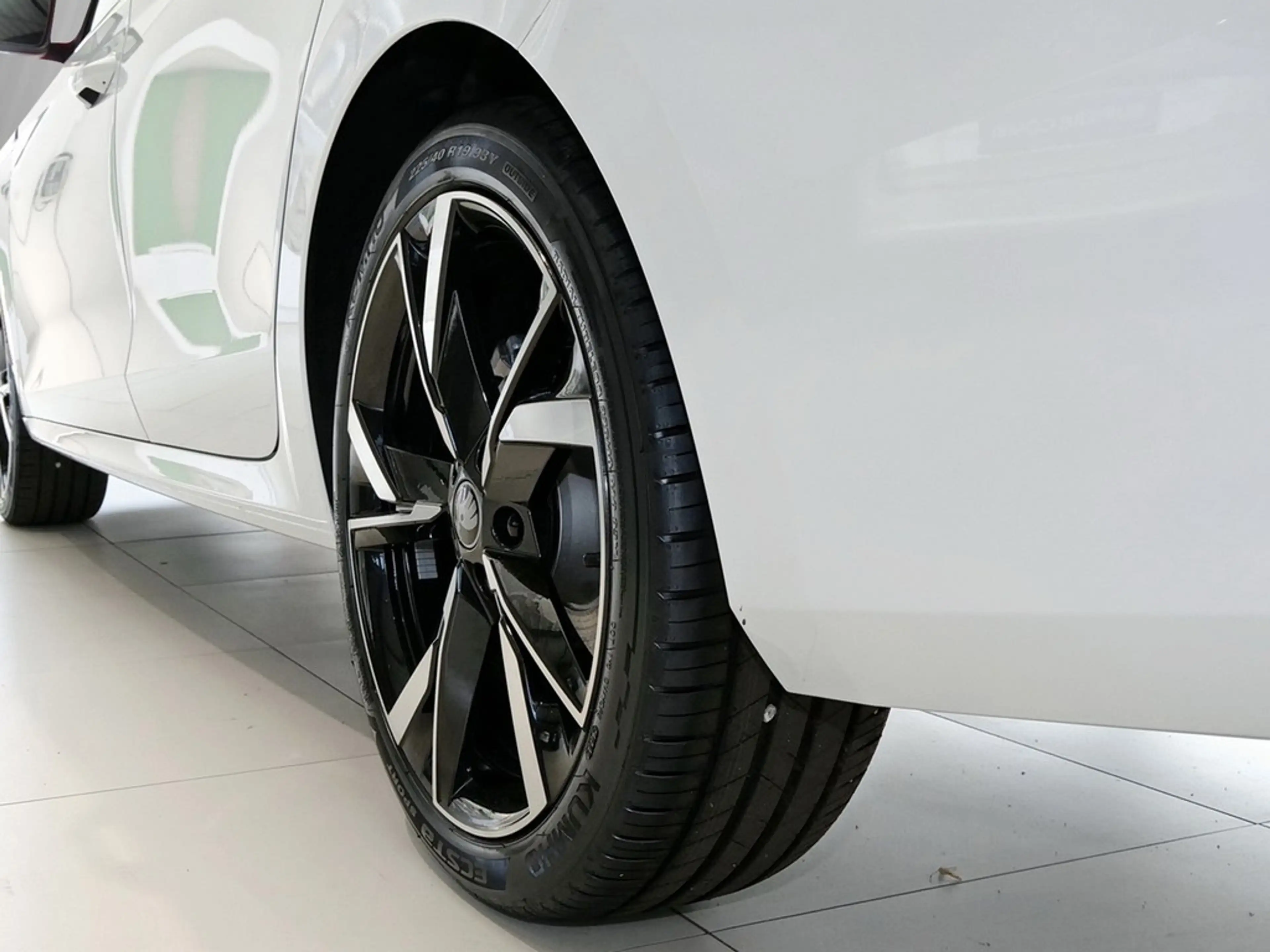 Skoda Octavia Combi Sportline 1.5 TSI mHEV DSG 110 kW / 150 PS — photo 5
